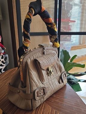 Alligator? 🐊  Leather Purse Vintage Unknown Leather